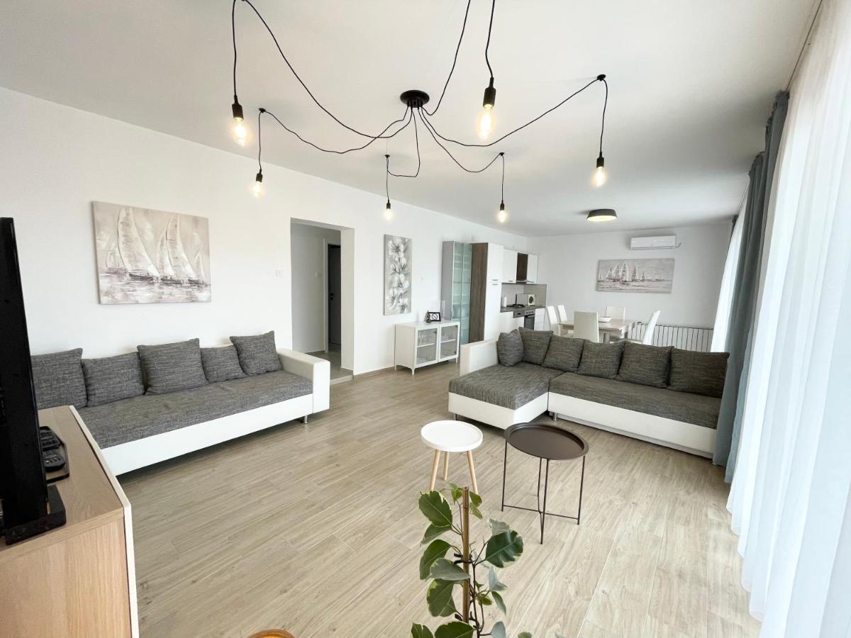 Apartments Maja 德拉马利 外观 照片